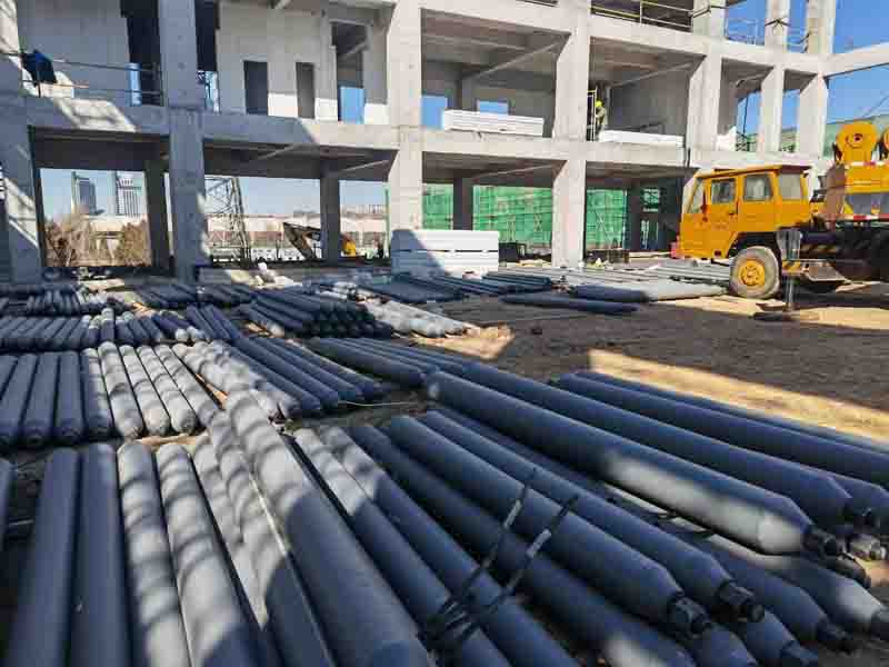 金天翼-章丘中學(xué)風(fēng)雨操場網(wǎng)架開始安裝